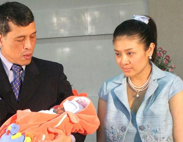 一入王室深似海!泰国国王4任妻子越来越年轻,结局却越来越悲惨